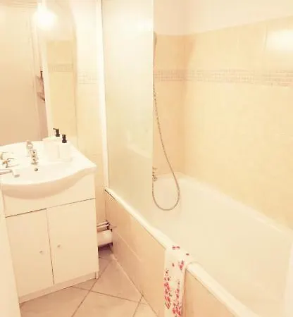 Intra Muros Pont Et Palais Des Papes Apartment